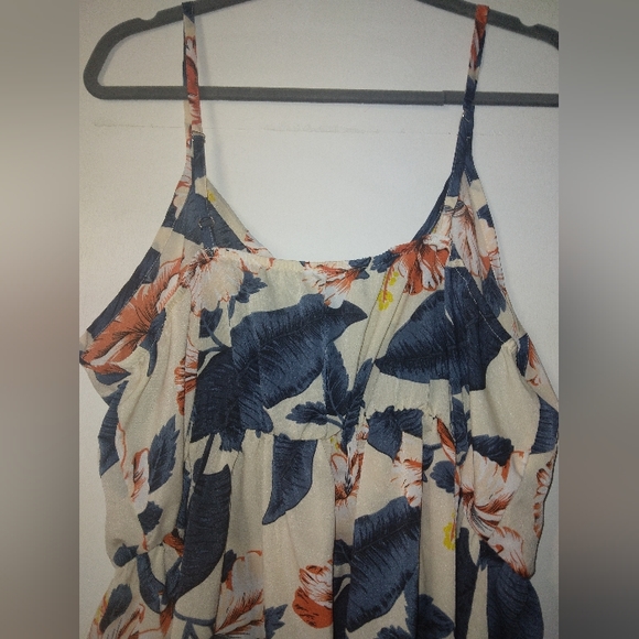 Shein CURVE & Maurices set of 2 tanks - Picture 3 of 6